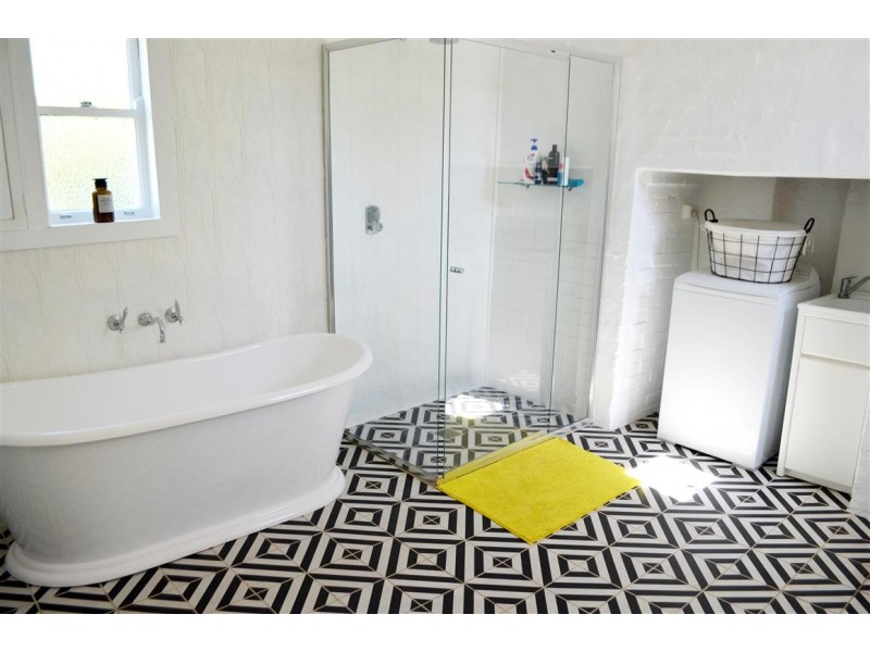 81 Merivale Street, Tumut NSW 2720