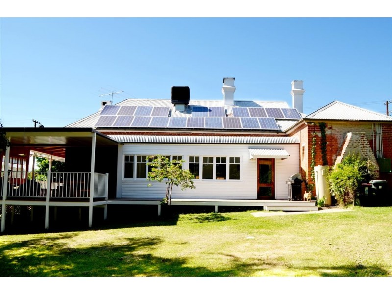 81 Merivale Street, Tumut NSW 2720