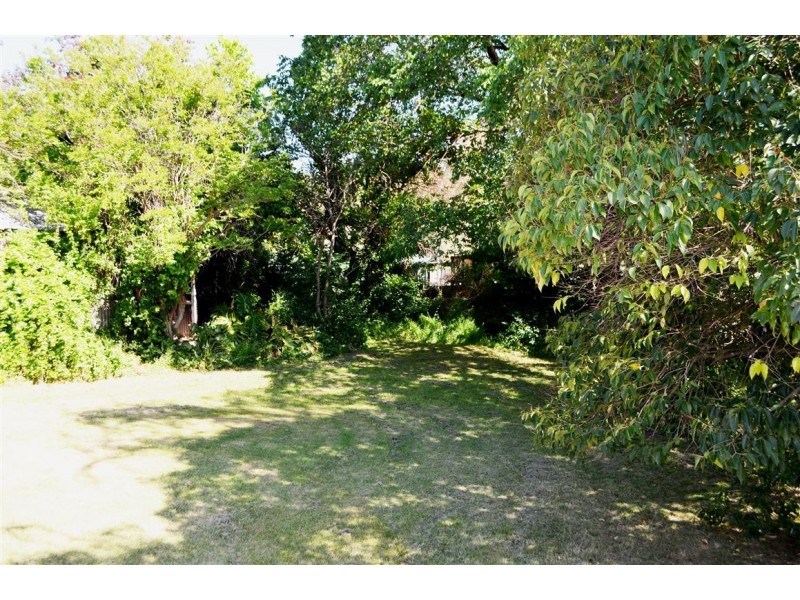 81 Merivale Street, Tumut NSW 2720