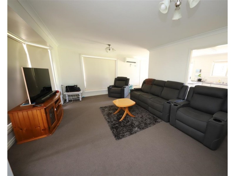 13 Martin Place, Tumut NSW 2720