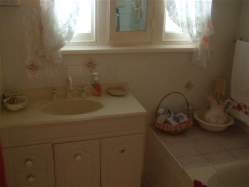 168 Wynyard Street, Tumut NSW 2720