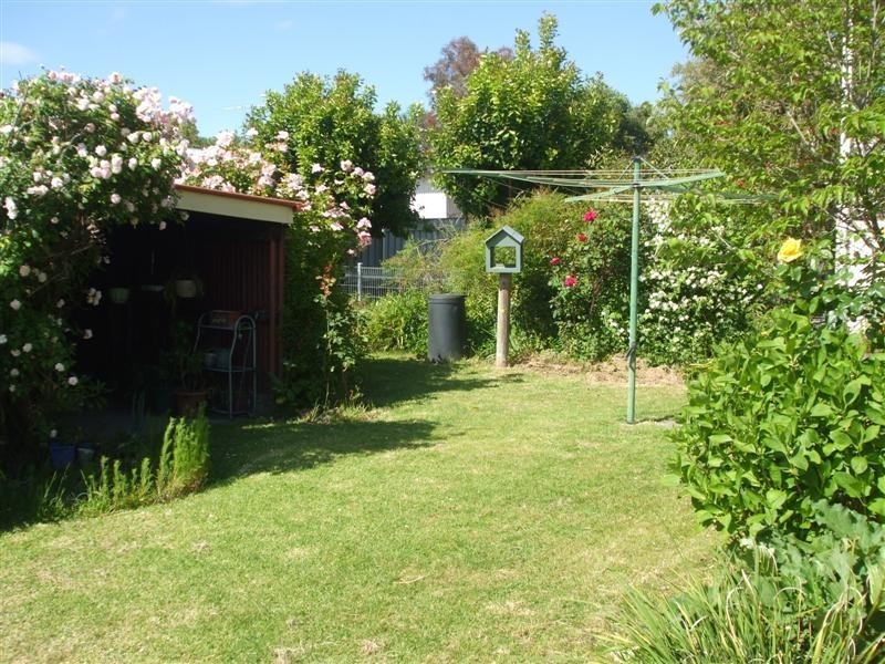 168 Wynyard Street, Tumut NSW 2720