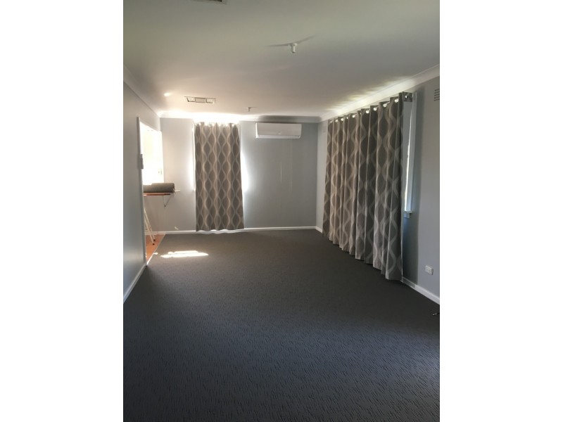 9 Lambie Street, Tumut NSW 2720