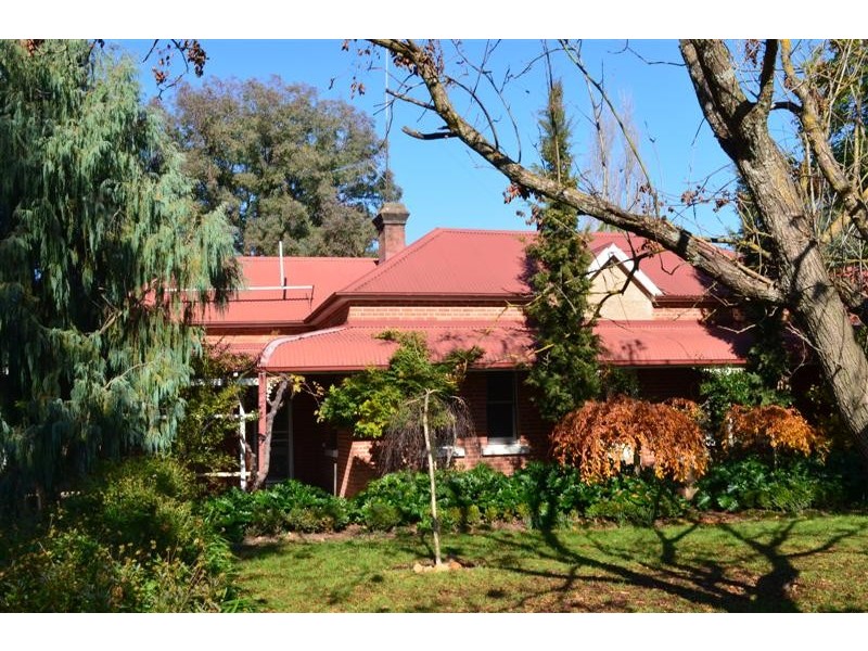 39-47 Bassetts Lane, Tumut NSW 2720