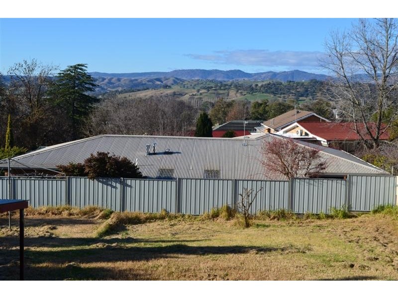 38 Lambie Street, Tumut NSW 2720