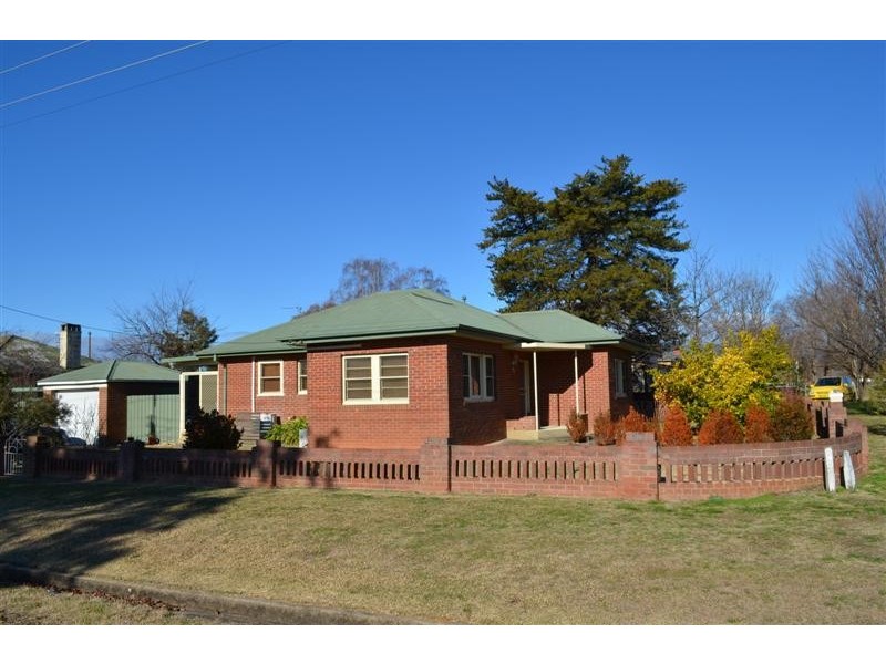 104 Russell Street, Tumut NSW 2720