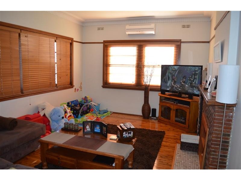 104 Russell Street, Tumut NSW 2720