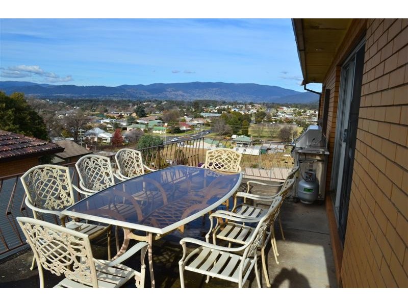 70 Howick Street, Tumut NSW 2720