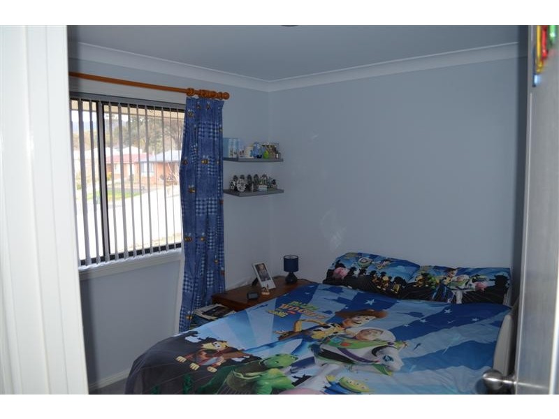 8 Harris Street, Tumut NSW 2720