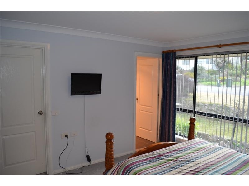 8 Harris Street, Tumut NSW 2720