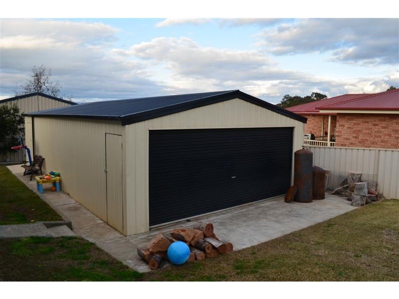 8 Harris Street, Tumut NSW 2720