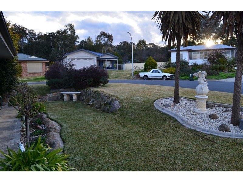 8 Harris Street, Tumut NSW 2720