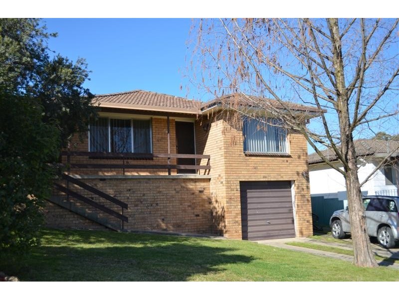 68 Clarke Street, Tumut NSW 2720