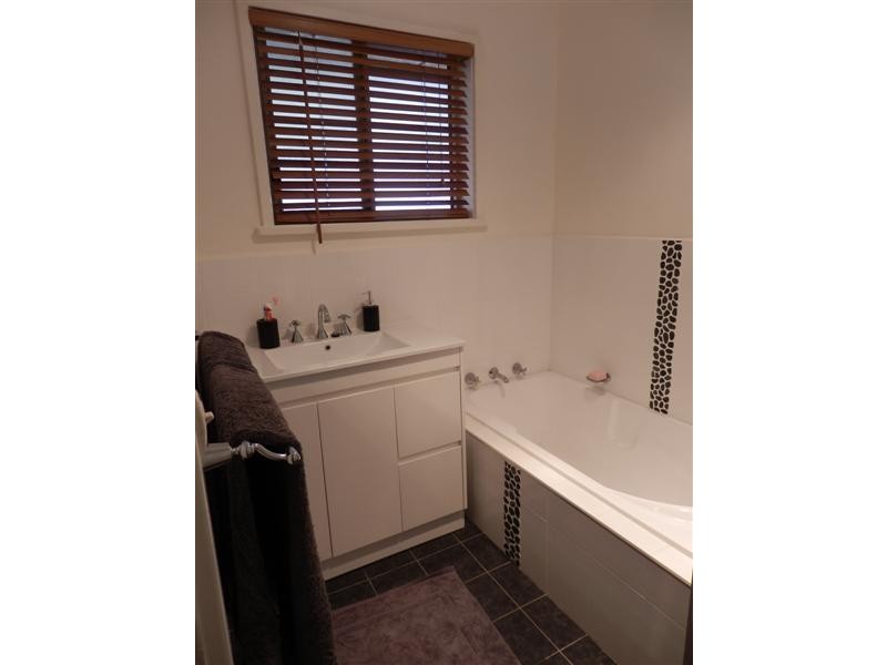 68 Clarke Street, Tumut NSW 2720