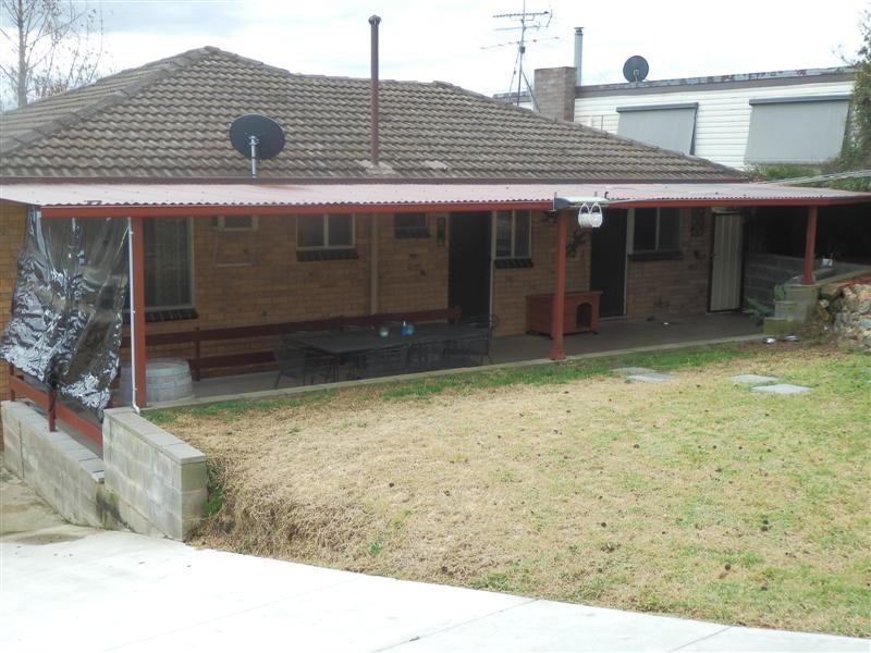 68 Clarke Street, Tumut NSW 2720