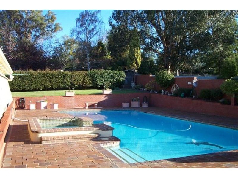 63 Lynch Street, Adelong NSW 2729