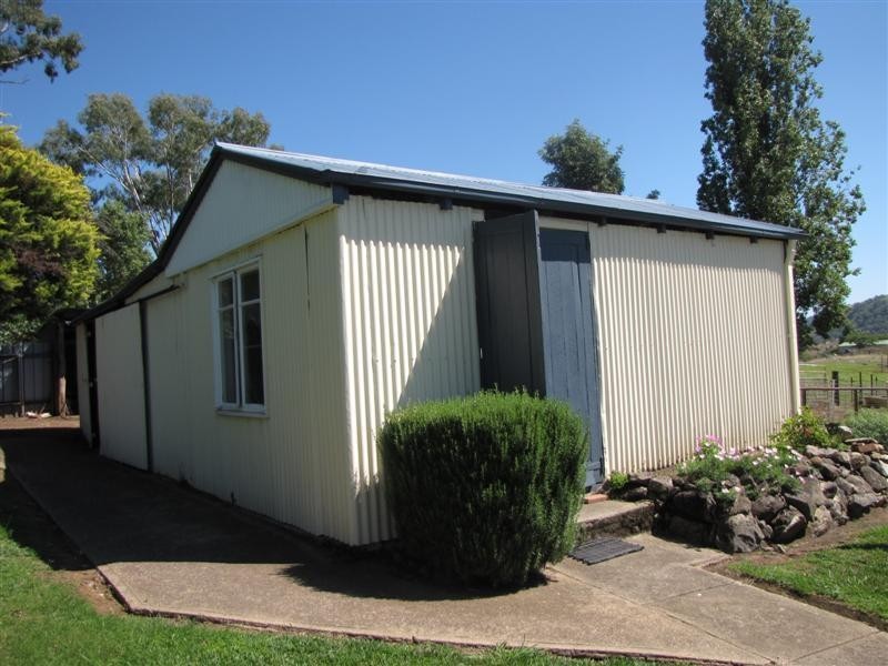 106 Lynch Street, Adelong NSW 2729