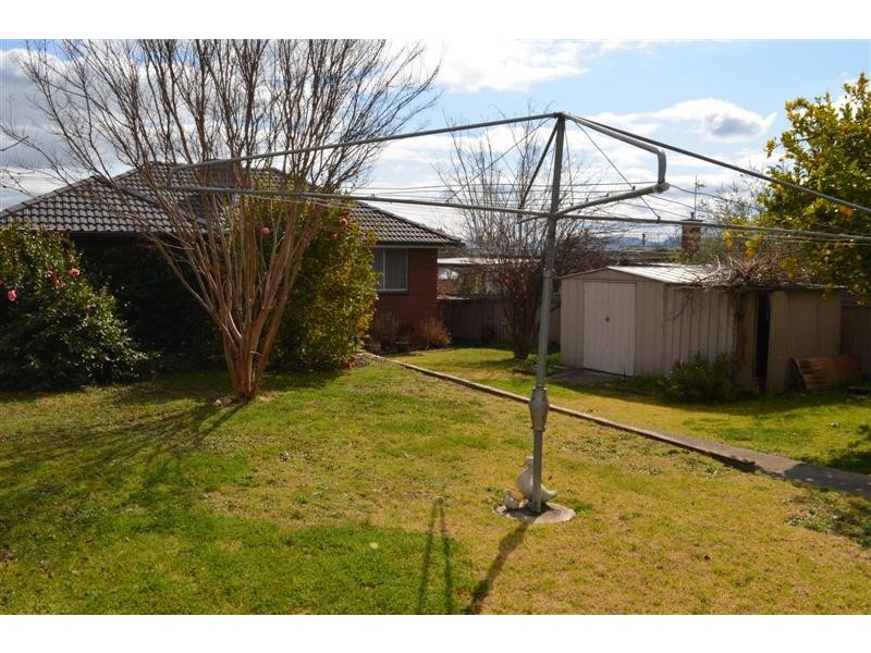 6 Colwell Street, Tumut NSW 2720