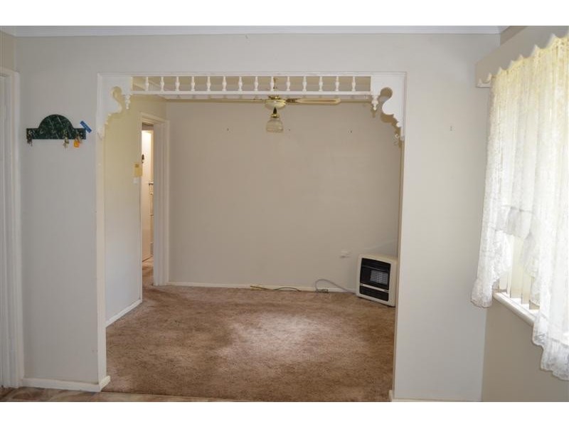 6 Colwell Street, Tumut NSW 2720