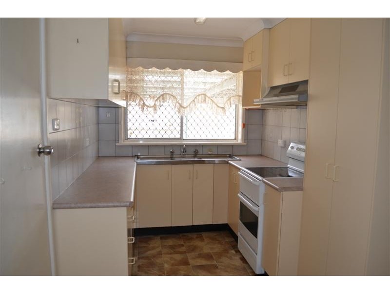 6 Colwell Street, Tumut NSW 2720