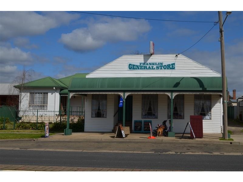 177 Capper Street, Tumut NSW 2720