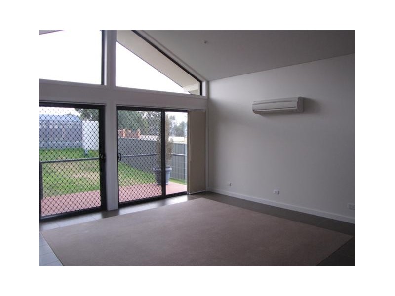 12 Lockeridge Drive, Tumut NSW 2720