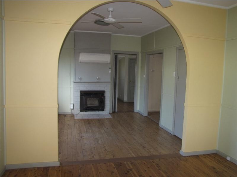 22 Clarke Street, Tumut NSW 2720