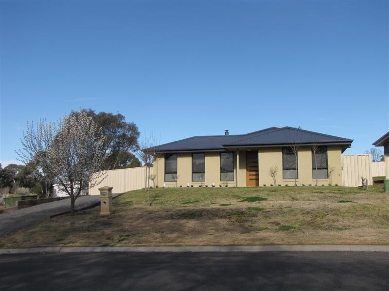54 Quandong, Tumut NSW 2720