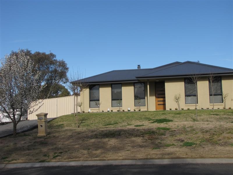 54 Quandong, Tumut NSW 2720