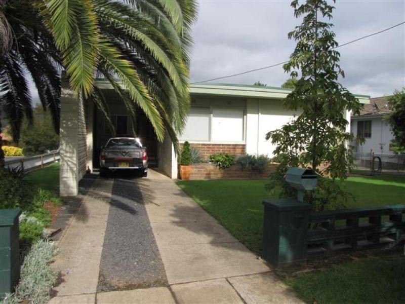145 Lambie Street, Tumut NSW 2720