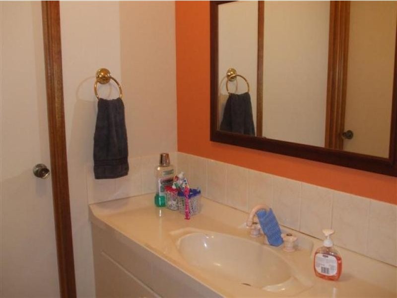 11 Wattle Crescent, Tumut NSW 2720