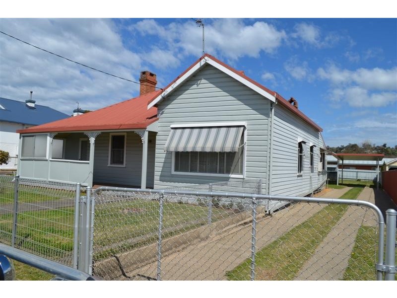 5 Fitzroy Street, Tumut NSW 2720