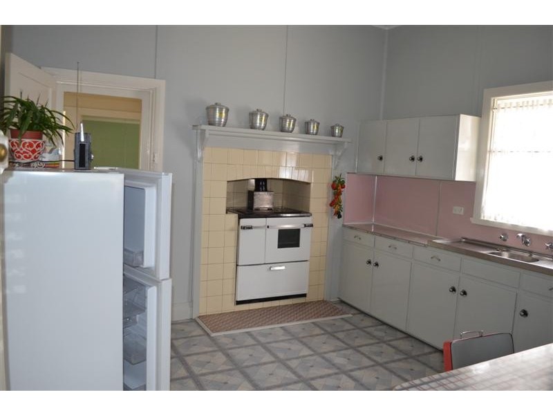 5 Fitzroy Street, Tumut NSW 2720