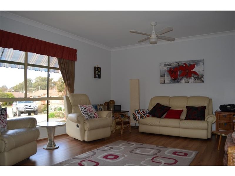 17 Martin Place, Tumut NSW 2720