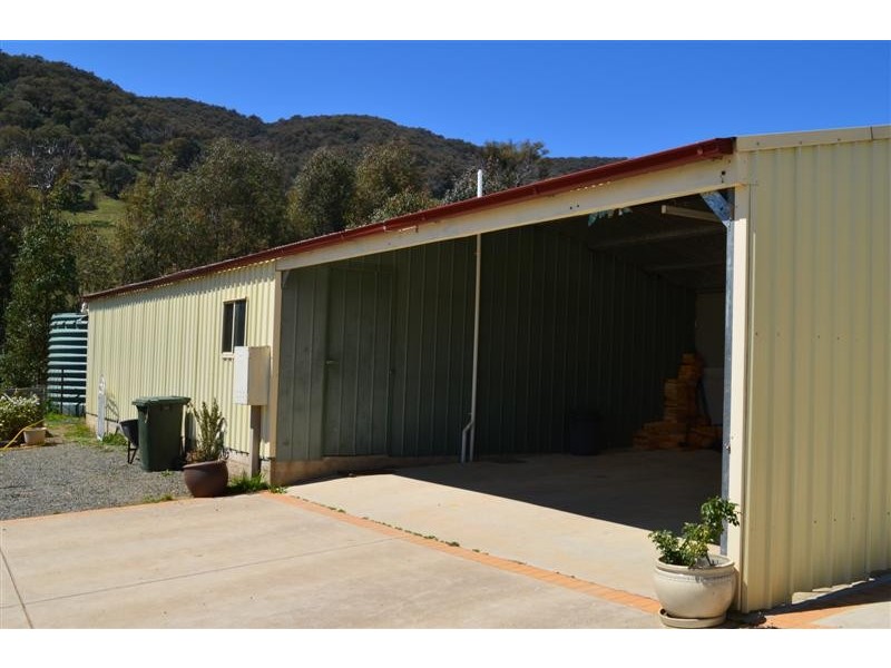 95 East Gilmore Road, Tumut NSW 2720