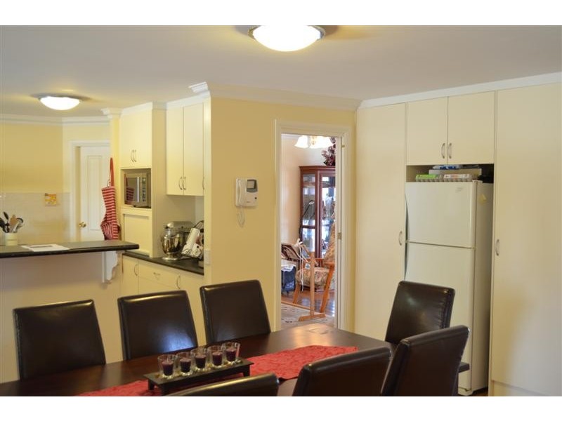 160 Simpson Street, Tumut NSW 2720