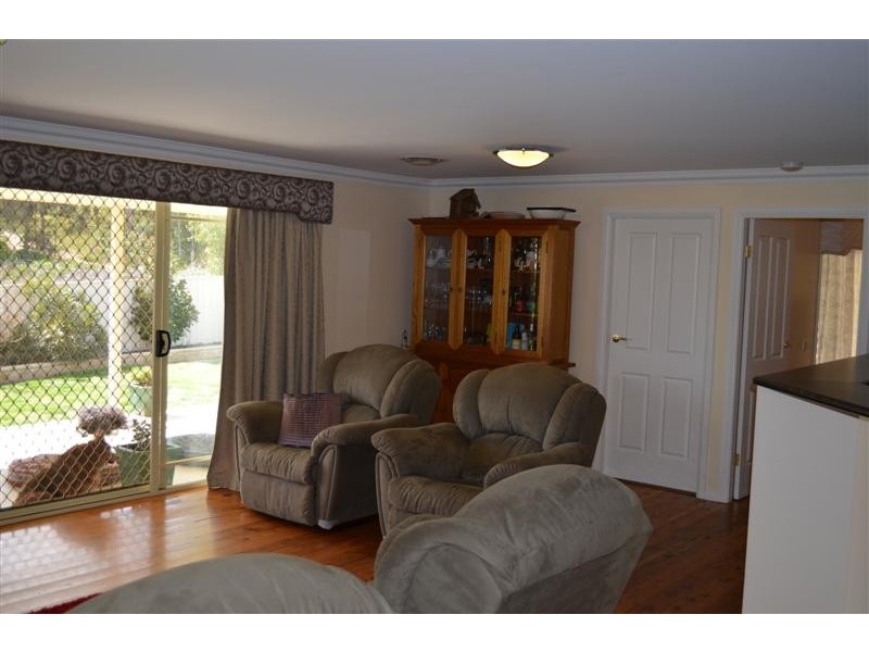160 Simpson Street, Tumut NSW 2720