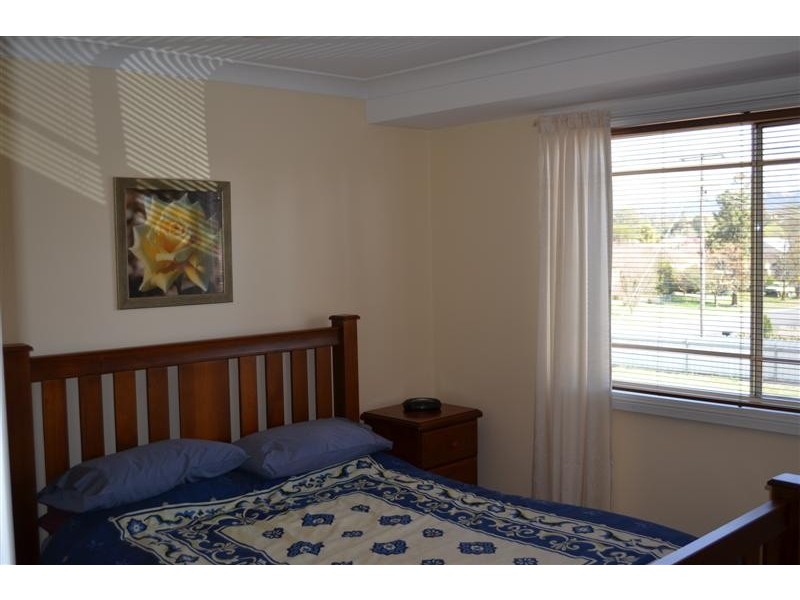 160 Simpson Street, Tumut NSW 2720