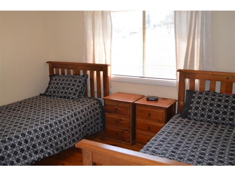 160 Simpson Street, Tumut NSW 2720