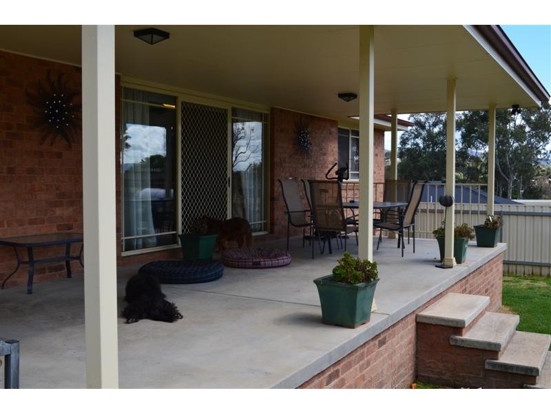 160 Simpson Street, Tumut NSW 2720
