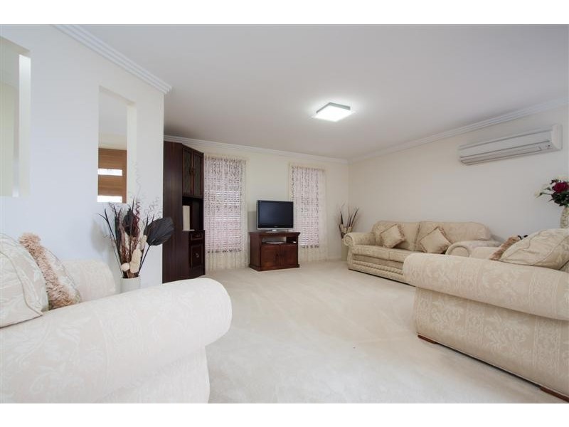 2/65 Broughton Street, Tumut NSW 2720