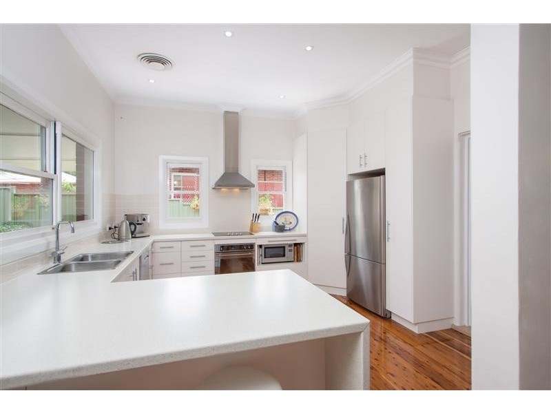 5 Clunie Avenue, Tumut NSW 2720