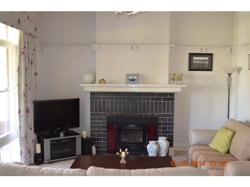 87 Merivale Street, Tumut NSW 2720