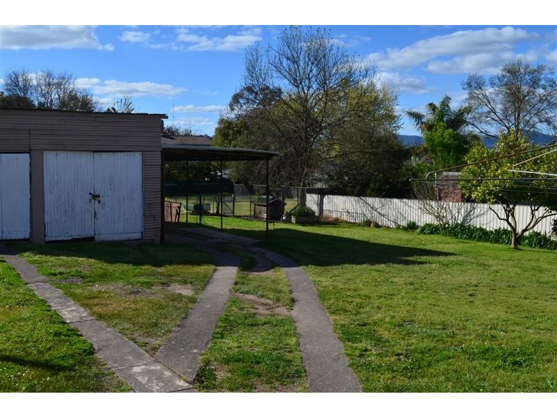87 Merivale Street, Tumut NSW 2720