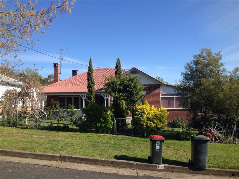 87 Merivale Street, Tumut NSW 2720