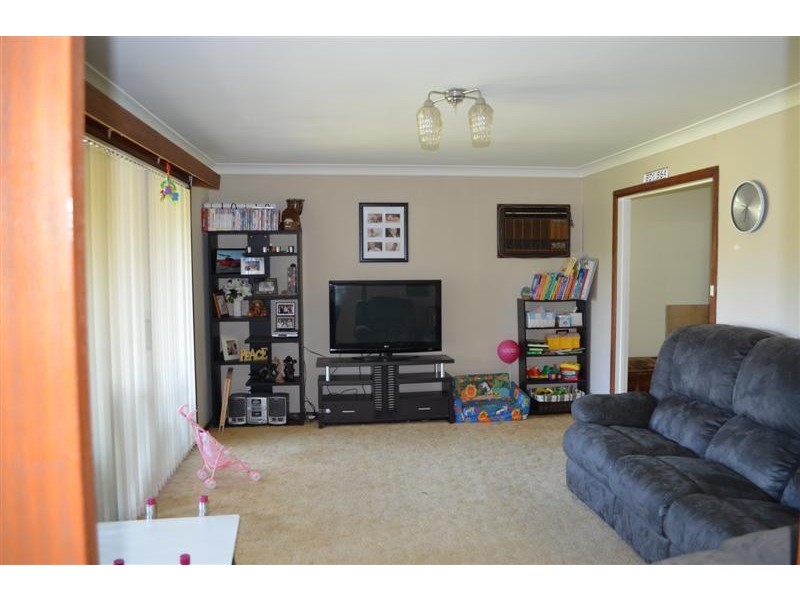 5 Bassett Street,, Tumut NSW 2720