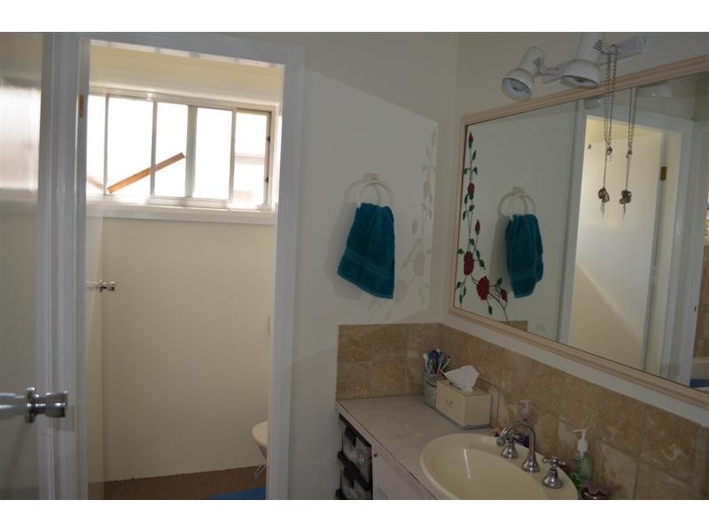 5 Bassett Street,, Tumut NSW 2720