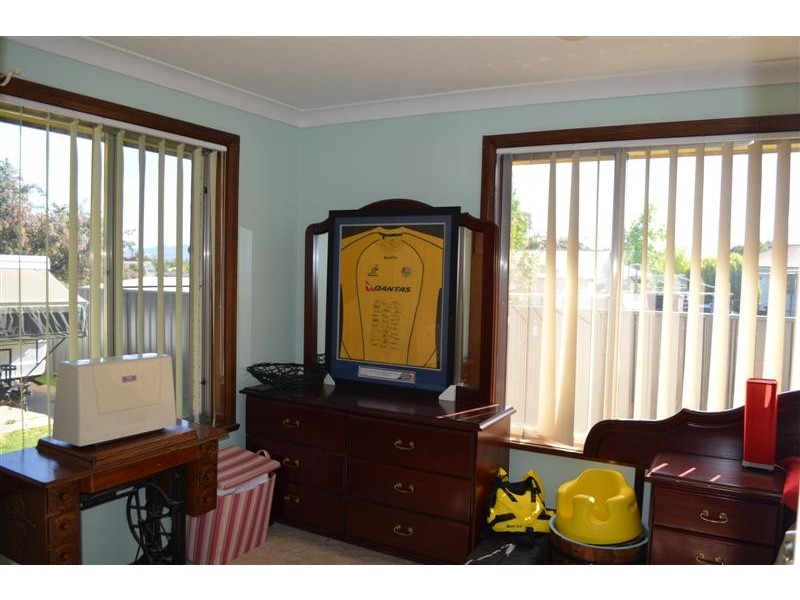 5 Bassett Street,, Tumut NSW 2720
