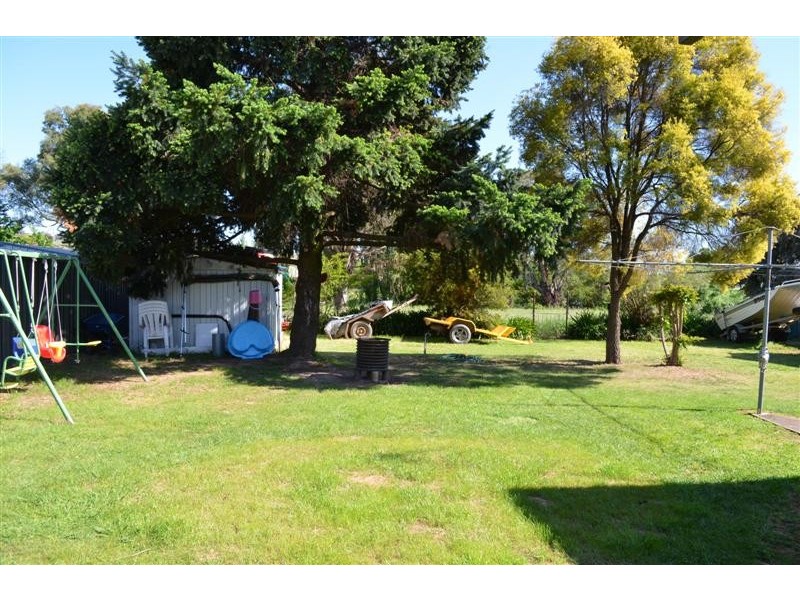 5 Bassett Street,, Tumut NSW 2720