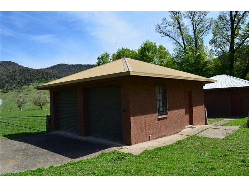 - “Kinelm” Goobarragandra Road, Tumut NSW 2720